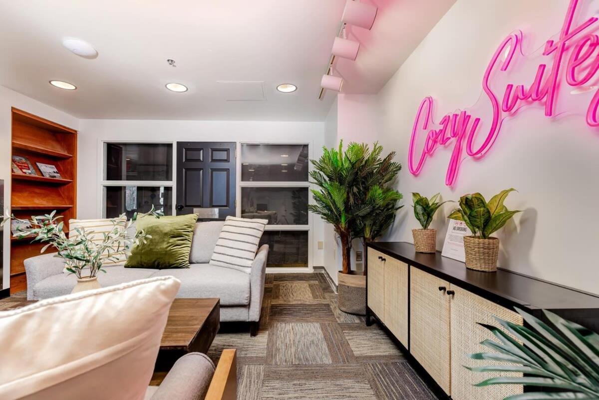 Cozysuites Cwe King Suite With Parking! Tower Grove Exteriör bild