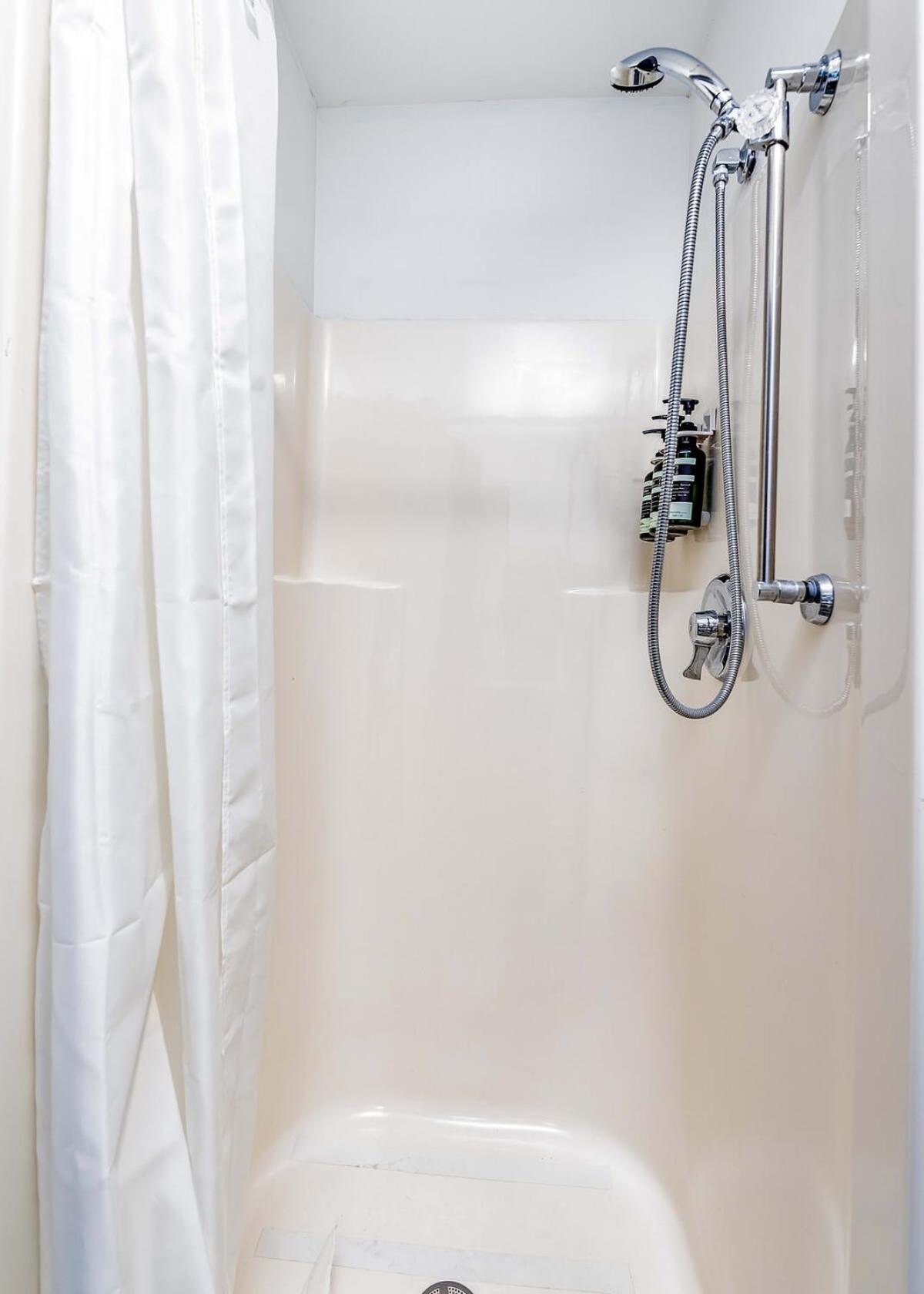 Cozysuites Cwe King Suite With Parking! Tower Grove Exteriör bild
