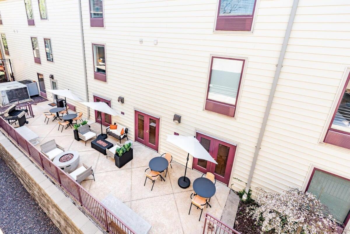 Cozysuites Cwe King Suite With Parking! Tower Grove Exteriör bild
