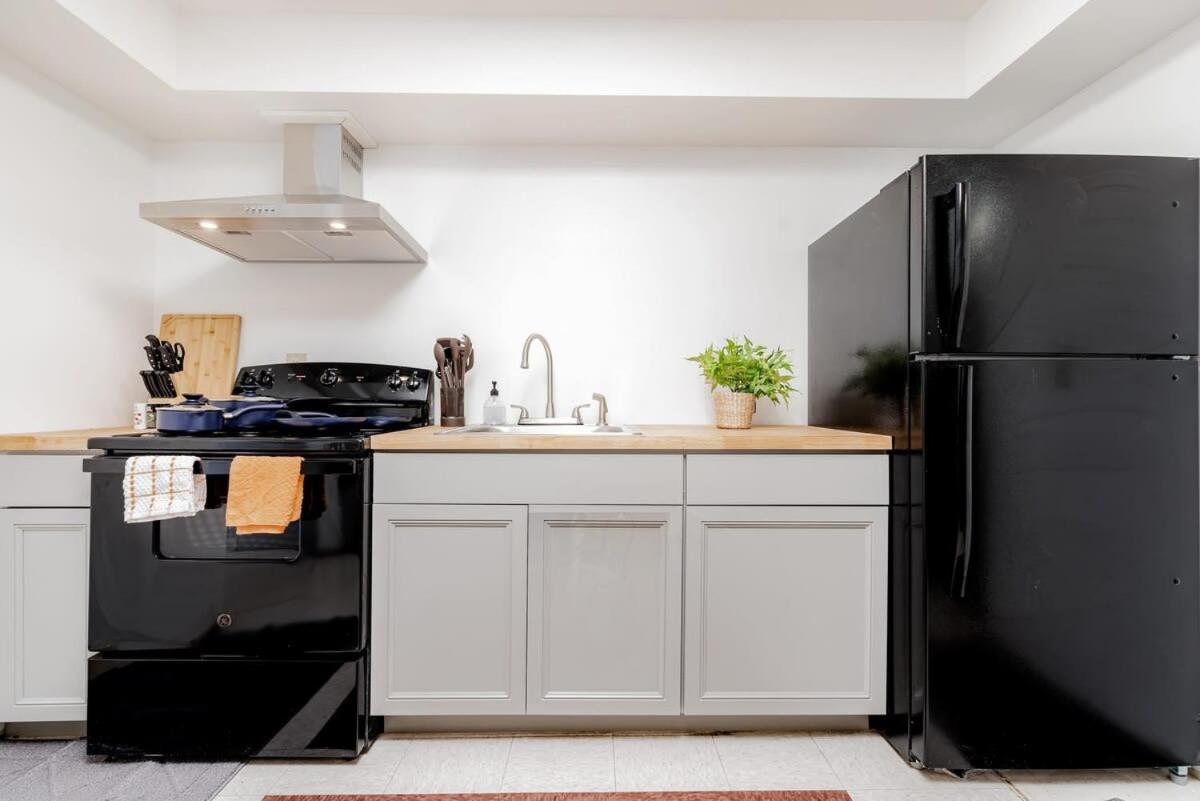 Cozysuites Cwe King Suite With Parking! Tower Grove Exteriör bild