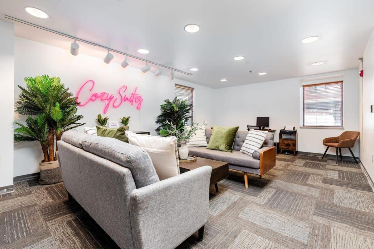 Cozysuites Cwe King Suite With Parking! Tower Grove Exteriör bild